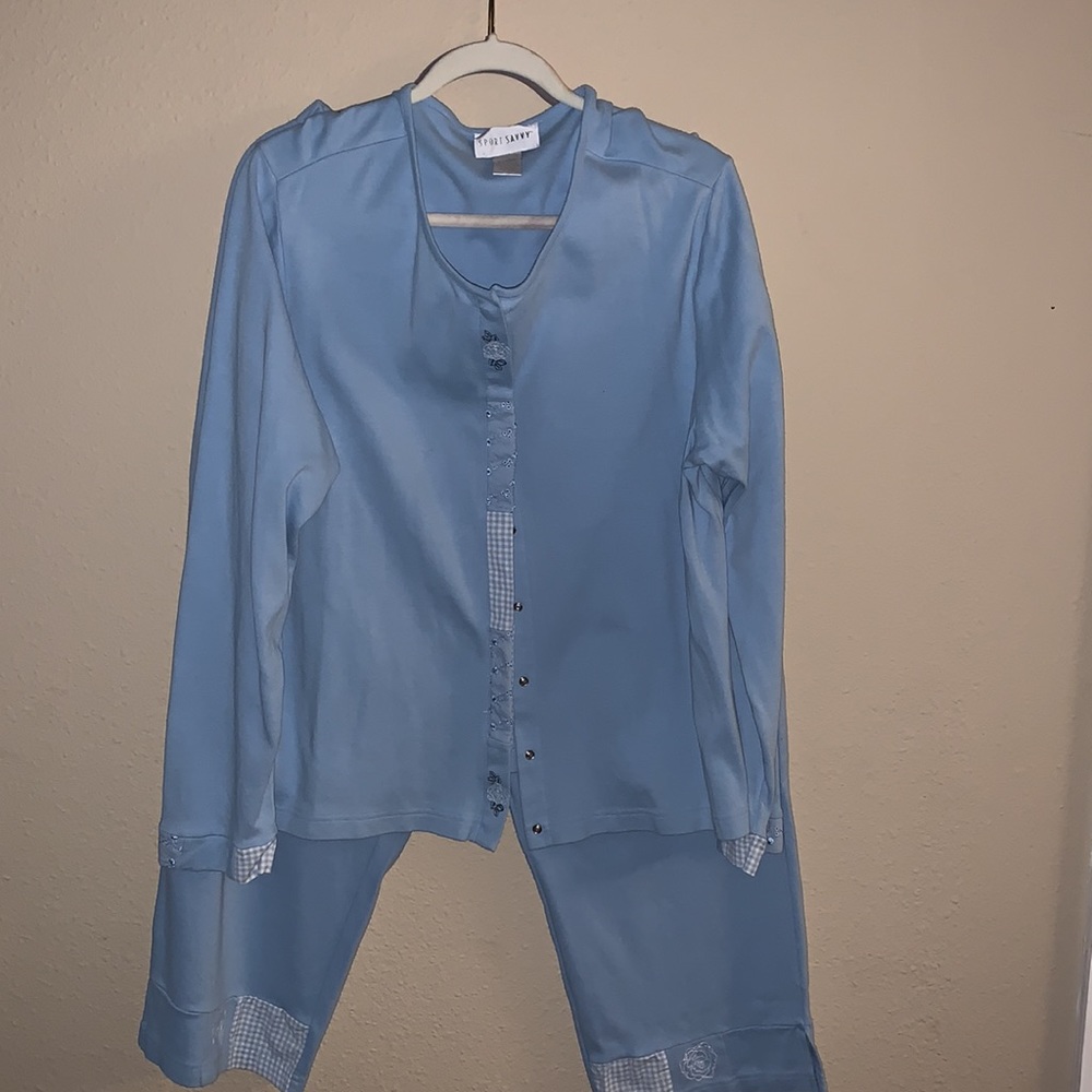 ✅SPORT SAVVY SUPER SOFT AND WARM PJ’S.  THERE IS PATCHWORK ON BOTTOM OF PANTS XL
